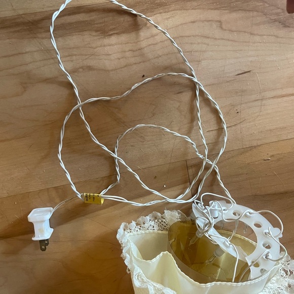 Vtg Lace Angel Tree Topper/ Table Christmas Angel Lights Don’t Work Up 12” XMAS - Picture 5 of 5